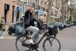 Amsterdam 17 maart 2023
Sander v Haarlem met kindje op de fiets in Amsterdam zuid.