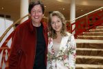 Zeist 26 maart 2023
Hans Kazan viert zijn 70e verjaardag en presenteert zijn boek. Ook krijgt hij een koninklijke onderscheiding in het Figi Theater/Hotel. Steven Kazan kwam met zijn vrouw Jamie