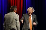 Zeist 26 maart 2023
Hans Kazan viert zijn 70e verjaardag en presenteert zijn boek. Ook krijgt hij een koninklijke onderscheiding in het Figi Theater/Hotel. Theo Ruijs van het Figi Hotel
