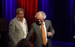 Zeist 26 maart 2023
Hans Kazan viert zijn 70e verjaardag en presenteert zijn boek. Ook krijgt hij een koninklijke onderscheiding in het Figi Theater/Hotel. Theo Ruijs van het Figi Hotel