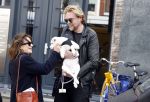 Amsterdam 27 maart 2024
Barbara Sloesen met vriend Joost Hofman en hun hondje in het centrum van amsterdam.