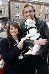 Amsterdam 27 maart 2024
Barbara Sloesen met vriend Joost Hofman en hun hondje in het centrum van amsterdam.