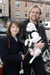 Amsterdam 27 maart 2024
Barbara Sloesen met vriend Joost Hofman en hun hondje in het centrum van amsterdam.