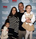 Amsterdam 27 maart 2024
Boekpresentatie Nino Wilkes in boom boom Chicago. Demi Wilkes met zusje Jade (l) Haar vader Michael Wilkes en...