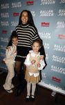 Amsterdam 27 maart 2024
Boekpresentatie Nino Wilkes in boom boom Chicago. Demi Wilkes met zusje Jade (l) en ...