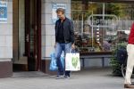 Amsterdam 1 september 2017  
Derk Bolt doet boodschappen in Amsterdam zuid.