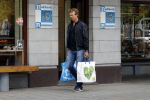 Amsterdam 1 september 2017  
Derk Bolt doet boodschappen in Amsterdam zuid.