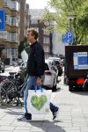 Amsterdam 1 september 2017  
Derk Bolt doet boodschappen in Amsterdam zuid.