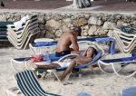 Curacao 5 januari 2012
Derk Bolt met zijn vrouw en zoon bij het Avila beach hotel.