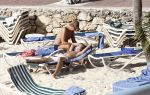 Curacao 5 januari 2012
Derk Bolt met zijn vrouw en zoon bij het Avila beach hotel.