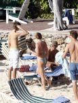 Curacao 5 januari 2012
Derk Bolt met zijn vrouw en zoon bij het Avila beach hotel.