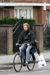 Amsterdam 17 februari 2007
Derk Bolt met zijn zoontje op de fiets.