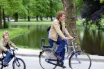 Amsterdam 27 mei 2003
derk bolt (spoorloos) met zoontje in het vondelpark