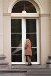 Emily Bremers bij het paleis van Prins willem-Alexander 
25 Juni 1998