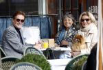 Amsterdam 7 maart 2024
Frank Janssen op terras met zijn beste vriendinnen Angelique v d Meyden en Gwenny Eisma.