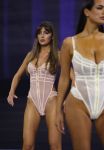 Amsterdam 5 maart 2024
Modeshow Hunkemoller in de westergasfabriek . Oa Loiza lamers loopt mee.