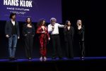 Amsterdam 14 maart 2024
Presentatie nieuwe show Hans Klok in Carre . Katja Schuurman doet presentatie. Hans Klok Stanley Burleson Jenily Wagenmakers  Zarina Potapova Katja Schuurman en Bo Yael Ufkes