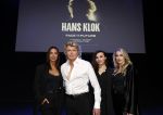 Amsterdam 14 maart 2024
Presentatie nieuwe show Hans Klok in Carre . Katja Schuurman doet presentatie. Hans Klok samen met zijn dames, Jenily Wagenmakers (links), Zarina Potapova en Bo Yael Ufkes