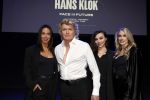 Amsterdam 14 maart 2024
Presentatie nieuwe show Hans Klok in Carre . Katja Schuurman doet presentatie. Hans Klok samen met zijn dames, Jenily Wagenmakers (links), Zarina Potapova en Bo Yael Ufkes