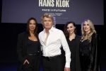 Amsterdam 14 maart 2024
Presentatie nieuwe show Hans Klok in Carre . Katja Schuurman doet presentatie. Hans Klok samen met zijn dames, Jenily Wagenmakers (links), Zarina Potapova en Bo Yael Ufkes