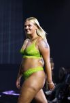 Amsterdam 5 maart 2024
Modeshow Hunkemoller in de westergasfabriek . Oa Loiza lamers loopt mee. Isadee Jansen