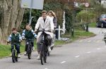 Loosdrecht 17 maart 2024
Jaap Reesema en Kim Kotter met hun kinderen aan het fietsen .