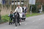 Loosdrecht 17 maart 2024
Jaap Reesema en Kim Kotter met hun kinderen aan het fietsen .