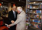Rotterdam 1 maart 2024
Boekpresntatie Jaap v Deurzen bij boekenwinkel Donner in Rotterdam. Jaap v Deurzen met burgemeester Aboutaleb van Rotterdam