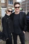 Amsterdam 19 maart 2024
Boekpresentatie Angelique Woudenberg in restaurant Breda. Johnny de Mol kwam met zijn vrouw Anouk Mol