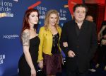 Amsterdam 15 maart 2024
Boekenbal in de stadschouwburg.  Leon de Winter met partner Jessica Durlacher en dochter