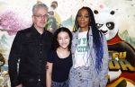 Amsterdam 10 maart 2024
Premiere Kung Fu Panda in de pathe Arena. Lucretia v d Vloot met man en dochter