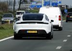 Hoogwoud 29 maart 2024
Marco Borsato en een vriend bij tuincentrum de Boet . Marco ging daar naartoe in zijn porsche Taycan.