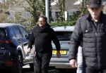 Hoogwoud 29 maart 2024
Marco Borsato en een vriend bij tuincentrum de Boet . Marco ging daar naartoe in zijn porsche Taycan.