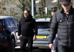 Hoogwoud 29 maart 2024
Marco Borsato en een vriend bij tuincentrum de Boet . Marco ging daar naartoe in zijn porsche Taycan.