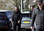 Hoogwoud 29 maart 2024
Marco Borsato en een vriend bij tuincentrum de Boet . Marco ging daar naartoe in zijn porsche Taycan.