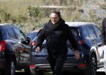 Hoogwoud 29 maart 2024
Marco Borsato en een vriend bij tuincentrum de Boet . Marco ging daar naartoe in zijn porsche Taycan.