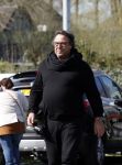 Hoogwoud 29 maart 2024
Marco Borsato en een vriend bij tuincentrum de Boet . Marco ging daar naartoe in zijn porsche Taycan.