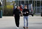 Hoogwoud 29 maart 2024
Marco Borsato en een vriend bij tuincentrum de Boet . Marco ging daar naartoe in zijn porsche Taycan.