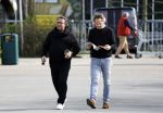 Hoogwoud 29 maart 2024
Marco Borsato en een vriend bij tuincentrum de Boet . Marco ging daar naartoe in zijn porsche Taycan.
