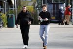 Hoogwoud 29 maart 2024
Marco Borsato en een vriend bij tuincentrum de Boet . Marco ging daar naartoe in zijn porsche Taycan.