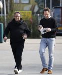 Hoogwoud 29 maart 2024
Marco Borsato en een vriend bij tuincentrum de Boet . Marco ging daar naartoe in zijn porsche Taycan.