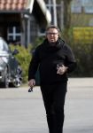Hoogwoud 29 maart 2024
Marco Borsato en een vriend bij tuincentrum de Boet . Marco ging daar naartoe in zijn porsche Taycan.