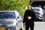 Hoogwoud 29 maart 2024
Marco Borsato en een vriend bij tuincentrum de Boet . Marco ging daar naartoe in zijn porsche Taycan.