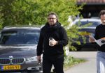 Hoogwoud 29 maart 2024
Marco Borsato en een vriend bij tuincentrum de Boet . Marco ging daar naartoe in zijn porsche Taycan.
