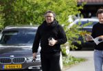 Hoogwoud 29 maart 2024
Marco Borsato en een vriend bij tuincentrum de Boet . Marco ging daar naartoe in zijn porsche Taycan.