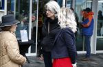 Heerenveen 24 maaart 2024
De hollandse 100 wordt dit jaar gereden in Thyalf . Aanwezig oa Prins Bernhard Prinses Annette Samuel v Vollenhoven Benjamin v Vollenhoven Prinses Margriet Mr Pieter v Vollenhoven Prins Maurits Lucas v Vollenhoven en  Prins Pieter Christiaan . Verder aanwezig Simon Keizer Bas Muijs (en vrouw) Marianne Timmer Benjamin Aslan Joy Beune Eduard Schaepman met zijn zoon en Rob Kamphues met vriendin. Marie Jose Helle