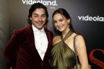 Amsterdam 18 maart 2024
Premiere Spinx in Pathe Tuschinski met in de cast oa Andrea Vass Benja Bruijning Chardonnay Rillen Delilah Warcup v Eyck Eva v Heijningen Marvcel Hensema Rami Kooti Arab Rifka Lodeizen Sallie Harmsen en Sil v d Zwan. Mark Baanders met een vriendin
