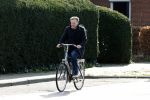 Enschede 2 maart 2024
Pieter Omtzigt vertrekt op de fiets vanaf zijn huis naar voetbalclub Emos.