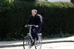 Enschede 2 maart 2024
Pieter Omtzigt vertrekt op de fiets vanaf zijn huis naar voetbalclub Emos.