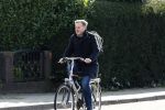 Enschede 2 maart 2024
Pieter Omtzigt vertrekt op de fiets vanaf zijn huis naar voetbalclub Emos.